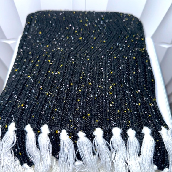 No Boundaries NWT Scarf - Picture 1 of 5